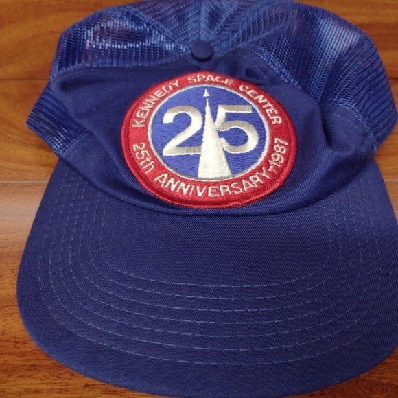 Vintage Kennedy Space Center 25th Anniversary 1987 Trucker Mesh Hat Cap - Picture 1 of 4